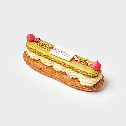 Pistachio & Red Fruit Éclair